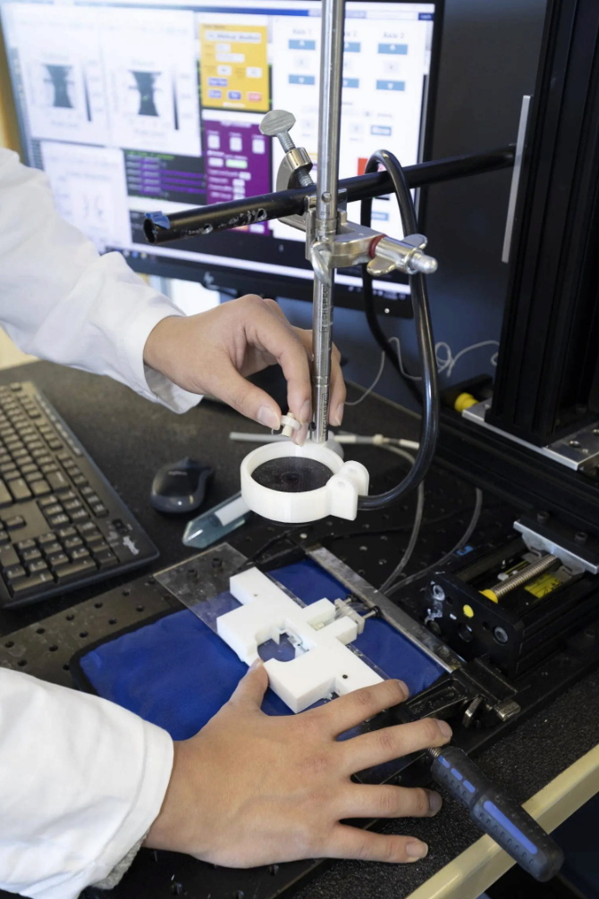 Researchers created a focused ultrasound system that uses microbubbles to open a pathway for an anti-PD-1 immunotherapy drug to reach brain tumors.