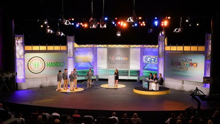 InVenture Prize 2019 Finalist Handld Presents on Stage InVenture Prize 2019 Finalist Handld Presents on Stage